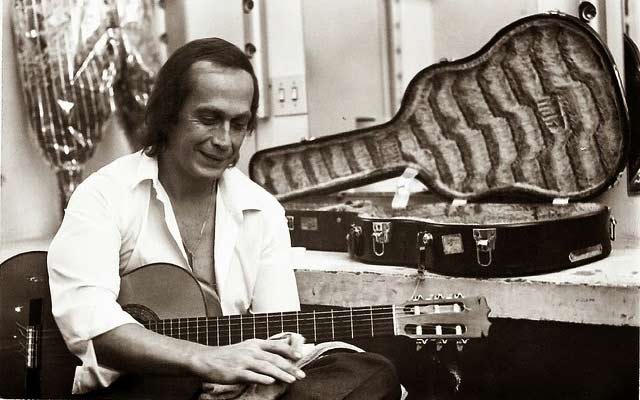 How Did Paco de Lucía Achieve Such great techniques? (And How You Can Too)